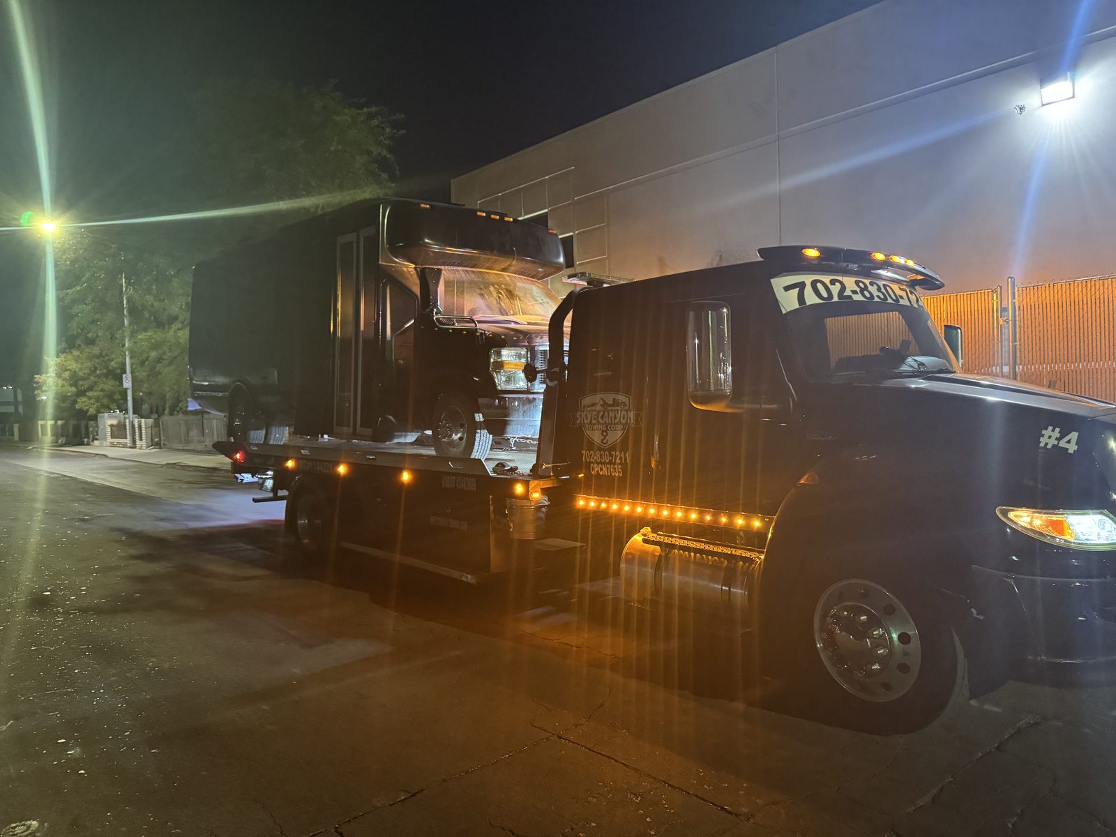 Heavy duty truck recovery at night